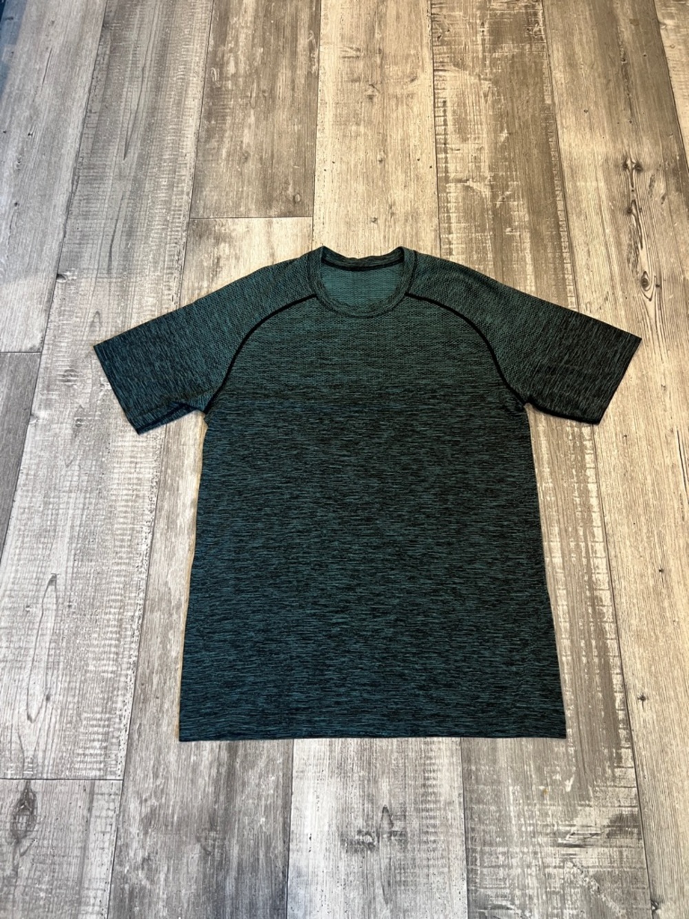Lululemon Mens Metal Vent Short Sleeve Size Small